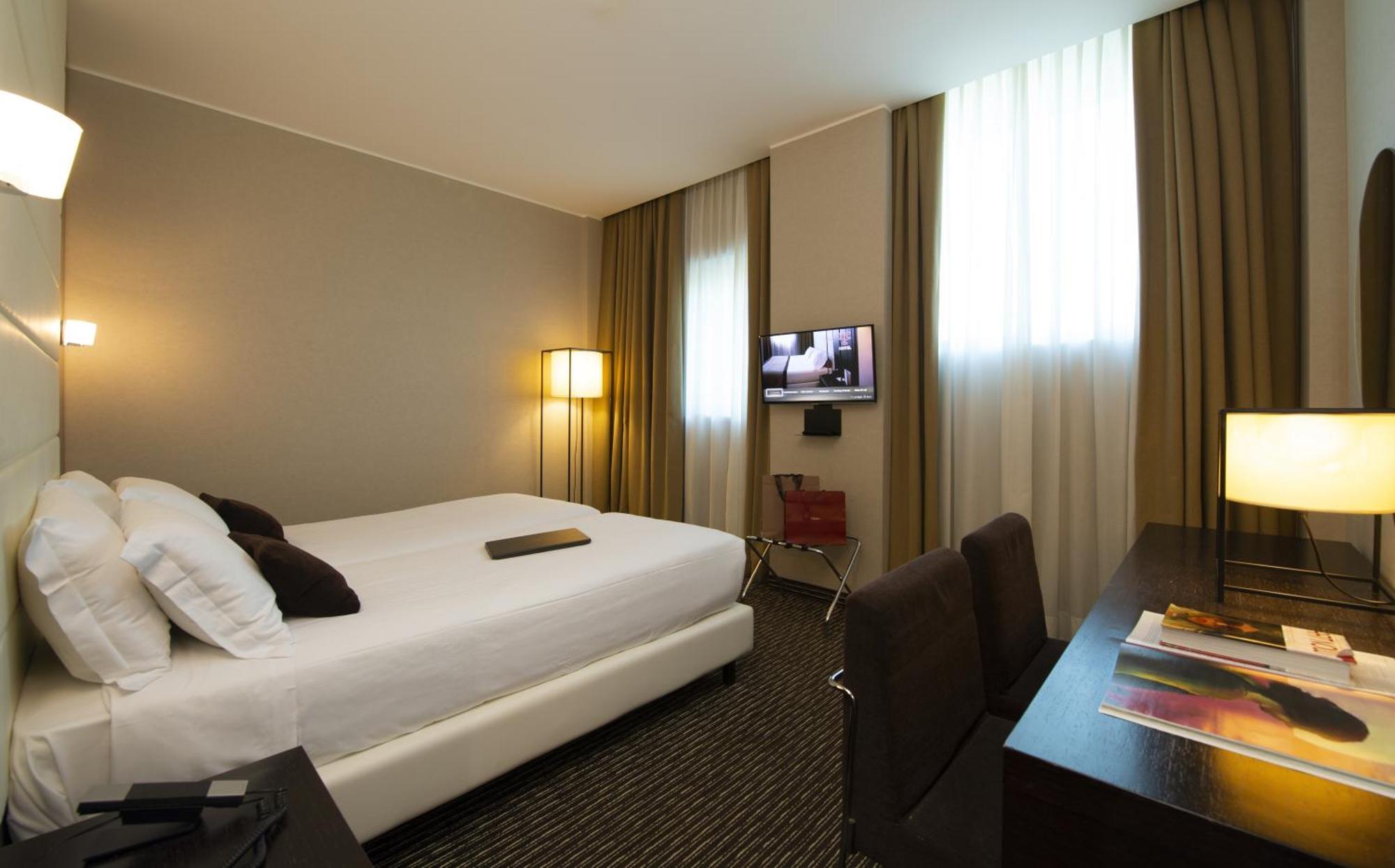 H2c Milanofiori Hotel 4*