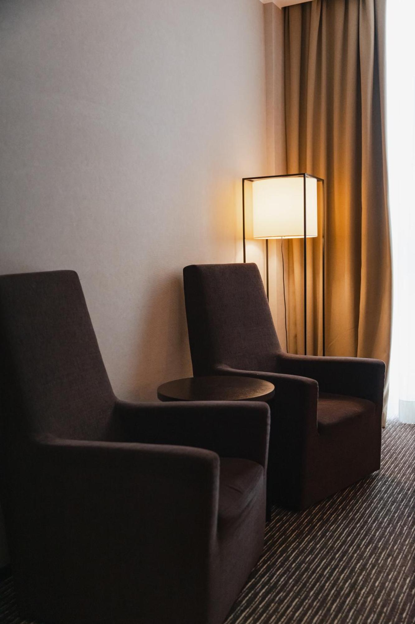 Hotel H2c Milanofiori 4*
